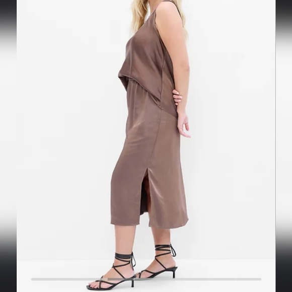 🆕️NWT GAP Satin Midi Skirt in 'Cashmere Brown', Size Medium - Picture 4 of 14